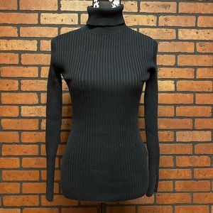 Calvin Klein Lg but runs a little closer to M